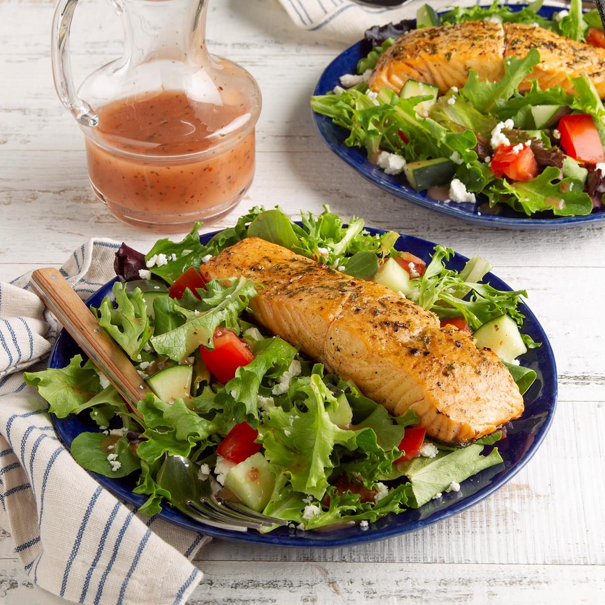 Feta Salmon Salad Exps Ft21 40163 F 0429 1