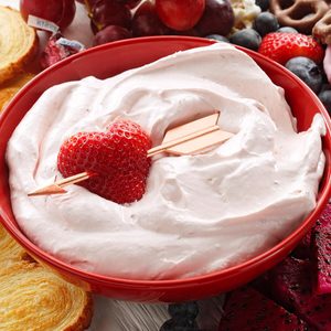 Fluffy Strawberry Fruit Dip