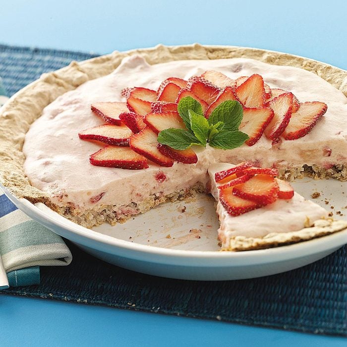 Fluffy Strawberry Meringue Pie Exps15494 Thcsc1753679a02 09 3bc Rms 2