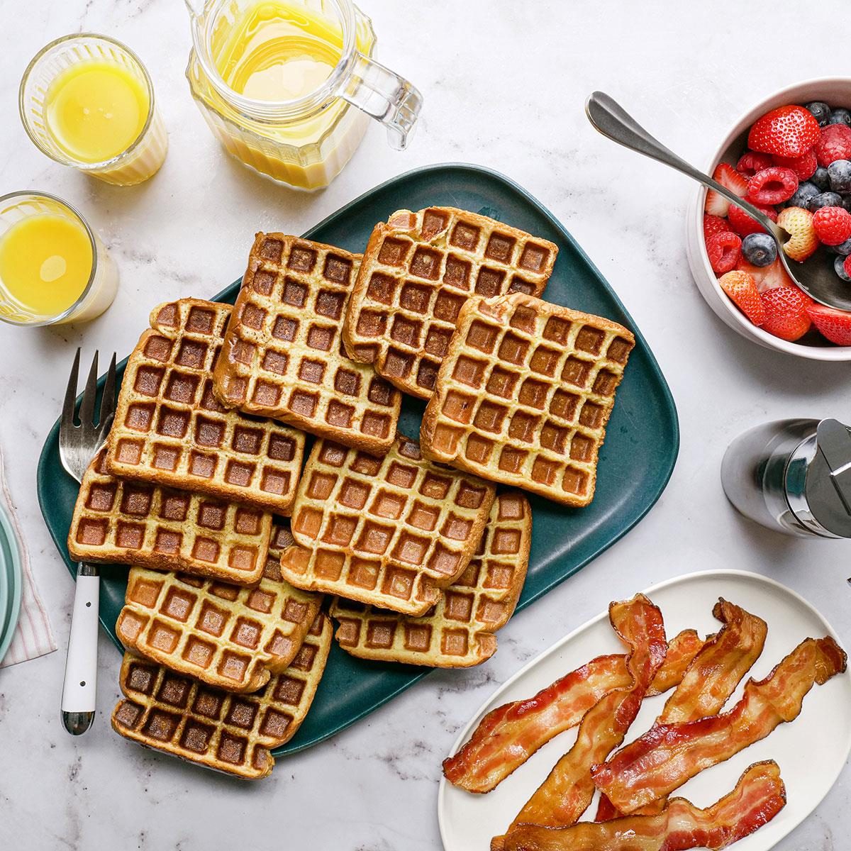 French Toast Waffles Exps Tohvp24 53358 Jh 04 07 1