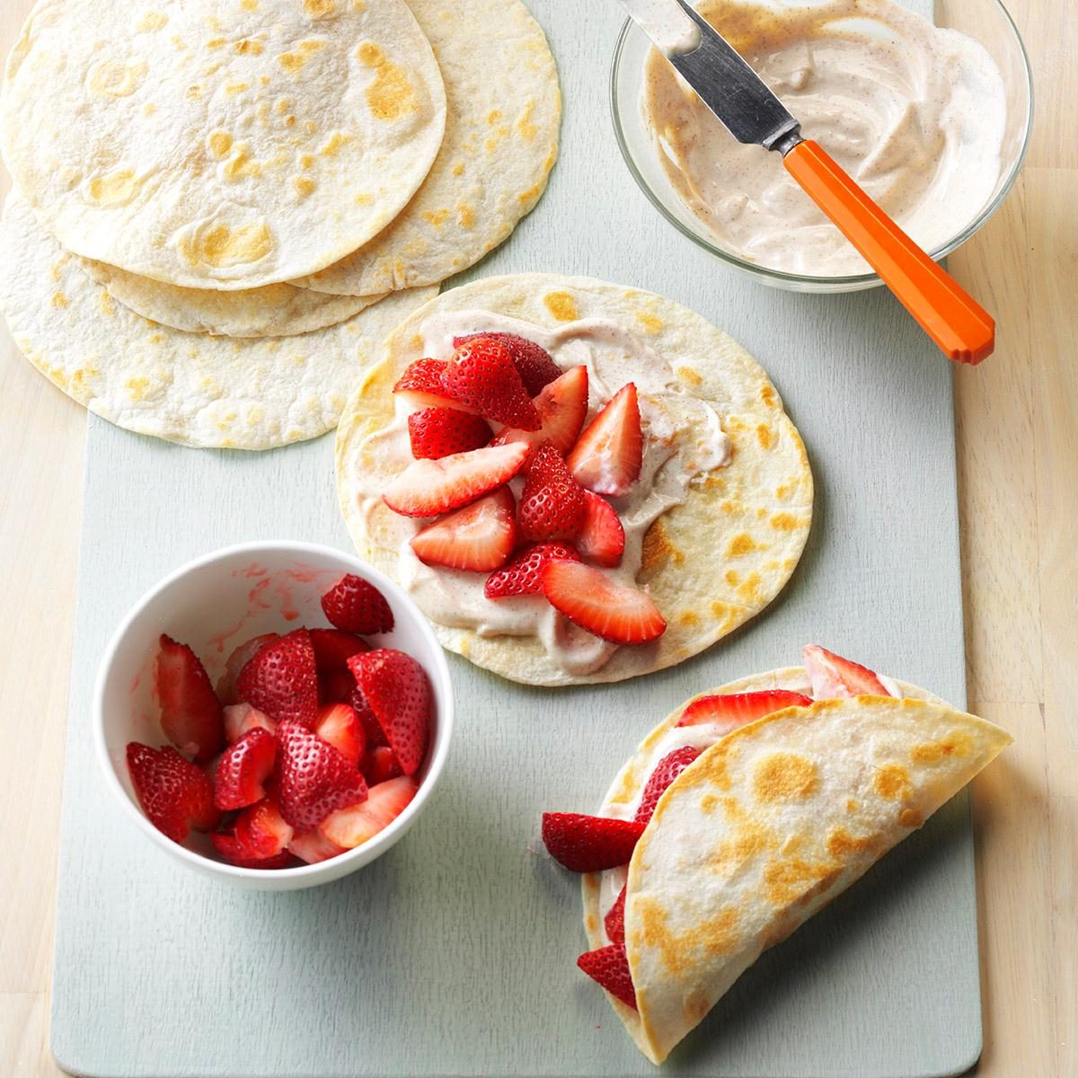 Fresh Strawberry Breakfast Tacos Exps Bbbz16 194812 D07 08 6b 14