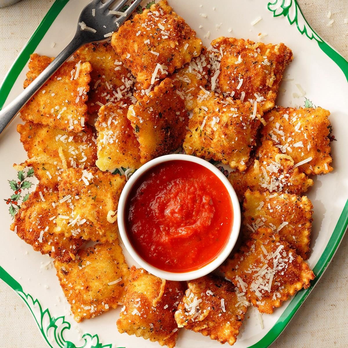 Fried Cheese Ravioli Exps Tohdj23 39683 P2 Md 07 14 8b