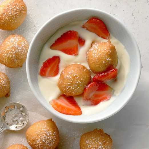 Fritters With Lemon Mousse And Strawberries Exps Cimzs20 161210 B12 18 5b 9