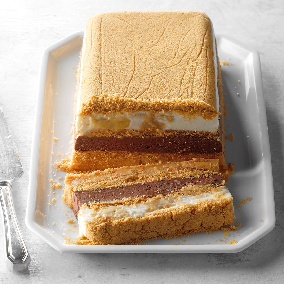 https://www.tasteofhome.com/wp-content/uploads/2018/01/Frozen-Peanut-Butter-and-Chocolate-Terrine_EXPS_DAI17_212117_D11_28_4b-3.jpg