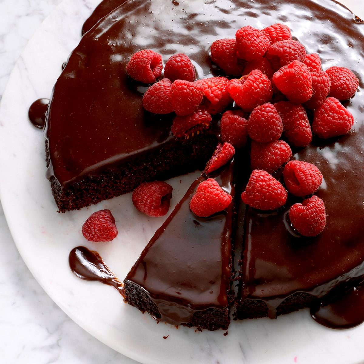 Ganache-Topped Chocolate Cake Recipe: How to Make It