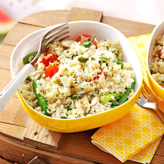 Garden Quinoa Salad Exps157354 Th2847295c02 27 1bc Rms 2