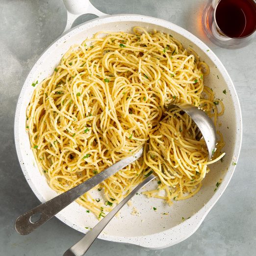 Garlic Basil Spaghetti Sauce Recipe: How to Make It