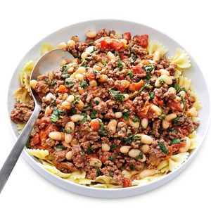 Garlicky Beef & Tomatoes with Pasta