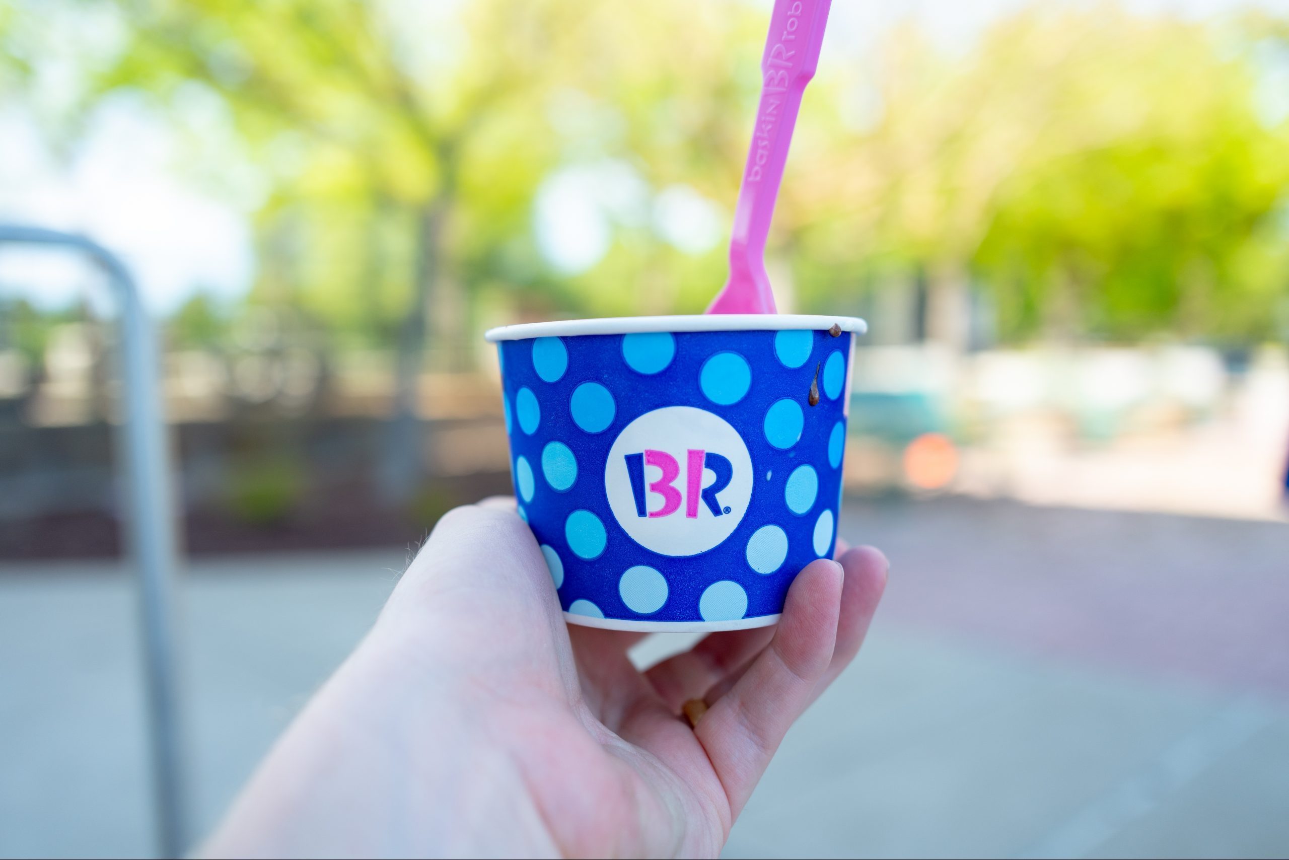 The Hidden Detail on the Baskin Robbins Logo You Never Noticed Before