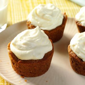 Gingersnap Cream Cookie Cups