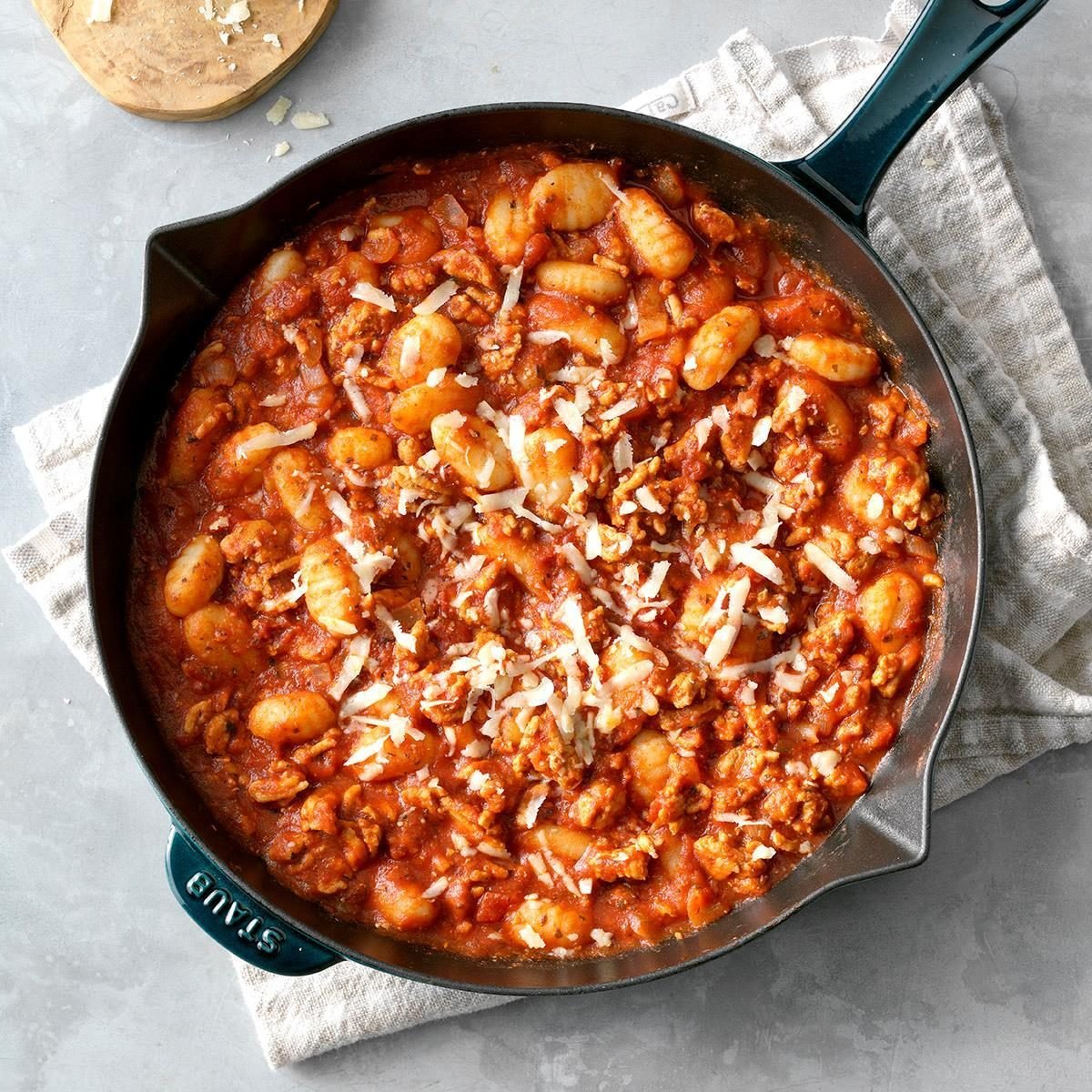 https://www.tasteofhome.com/wp-content/uploads/2018/01/Gnocchi-Chicken-Skillet_EXPS_CHBZ19_24576_C10_23_8b-12.jpg