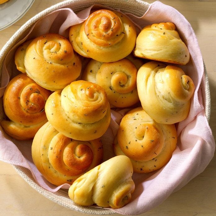 Grandma’s Rosemary Dinner Rolls