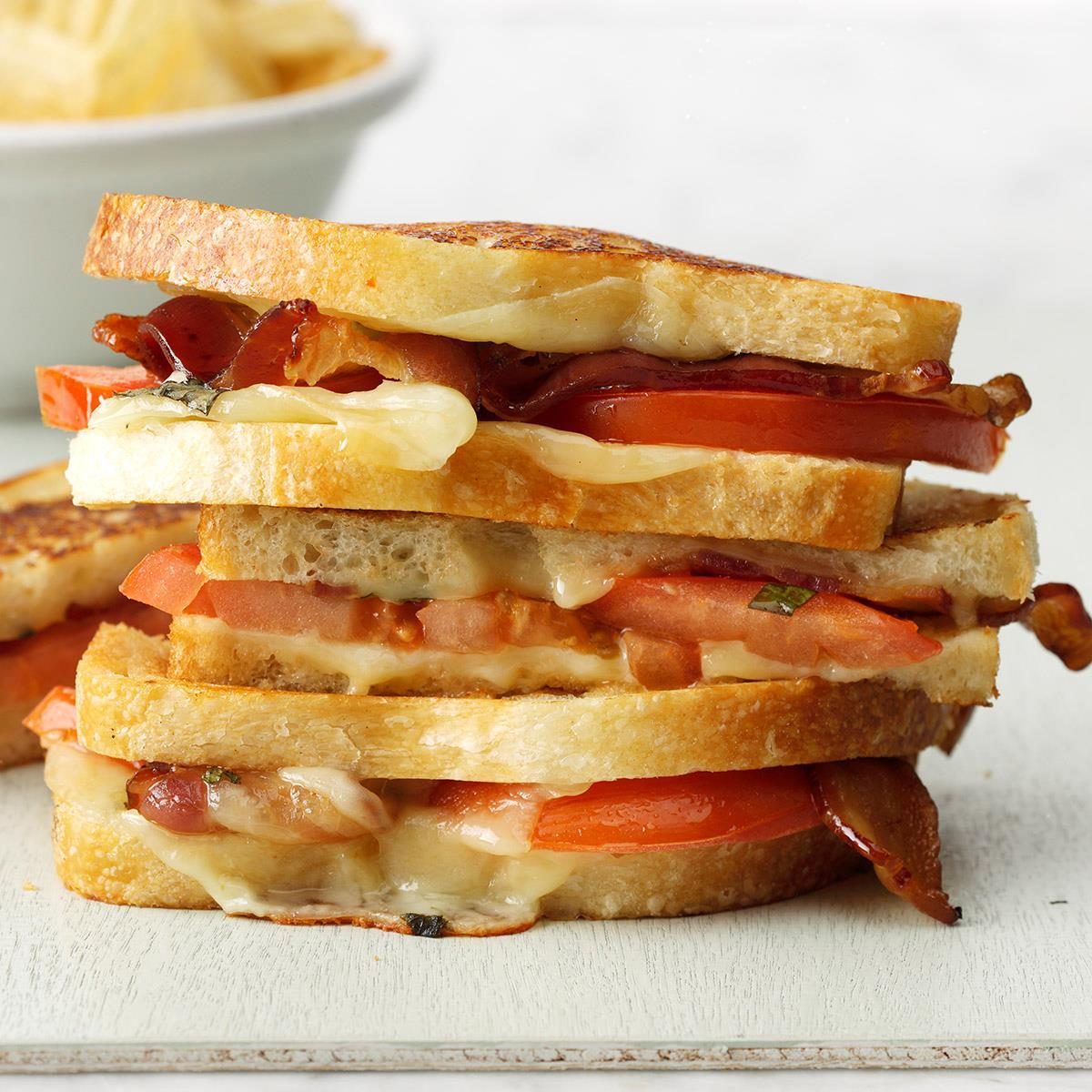 Grilled Bacon Tomato Sandwiches Exps Sdjj19 41581 B02 07 7b 6