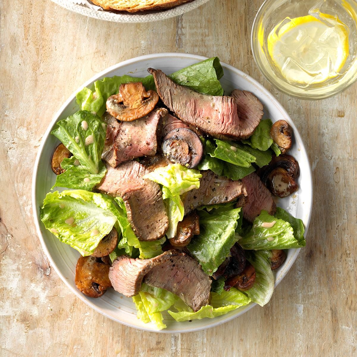 Grilled Steak And Mushroom Salad Exps Sdas18 34012 C03 30  1b 8