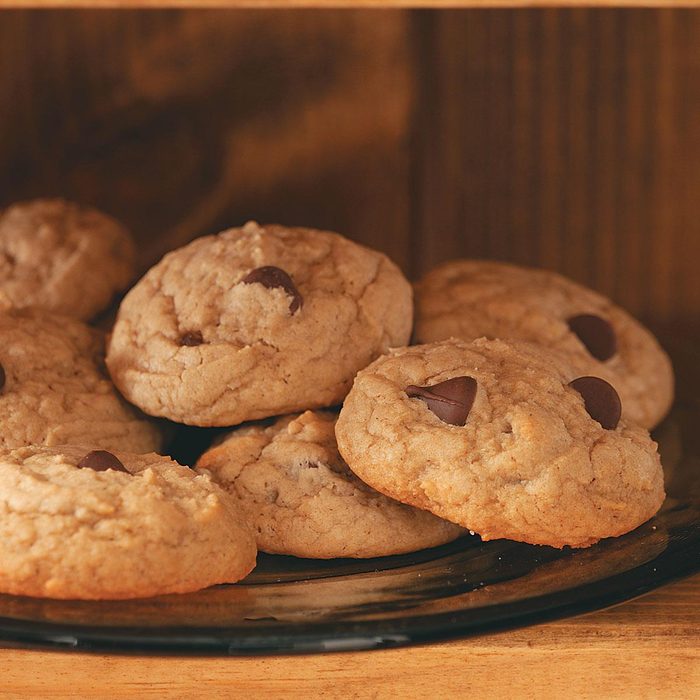 Healthy Peanut Butter-Chocolate Chip Cookies