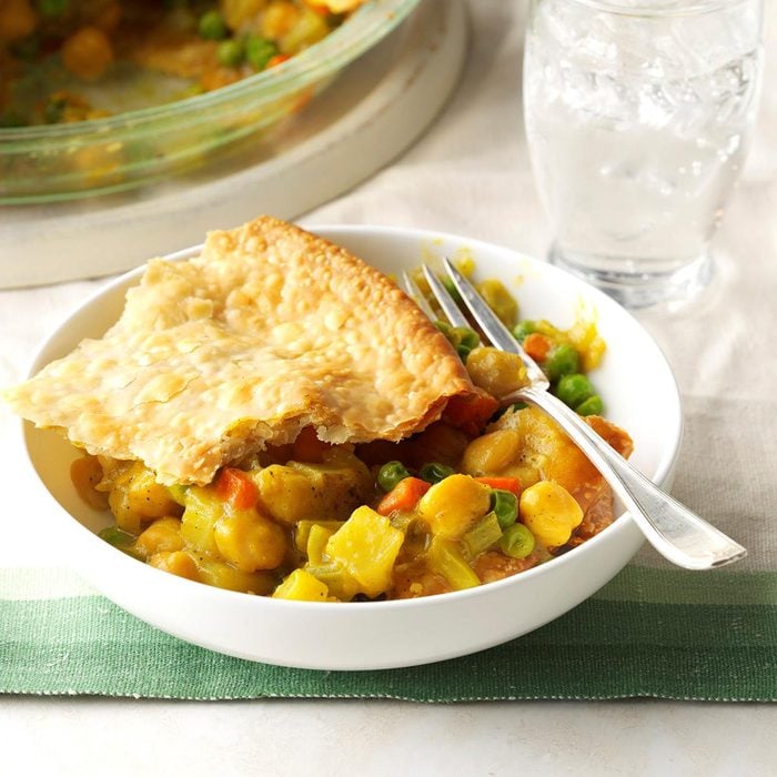 Hearty Chickpea Potpie Exps Tham17 199808 C11 11 2b 13