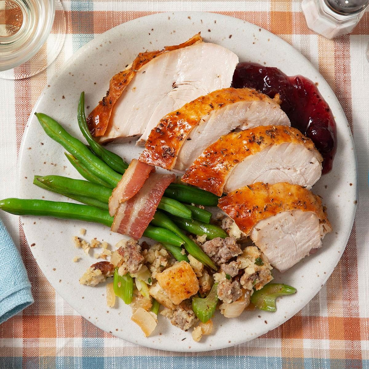 Herbed Roast Turkey Breast Exps Ft23 33347 Jr 0927 3