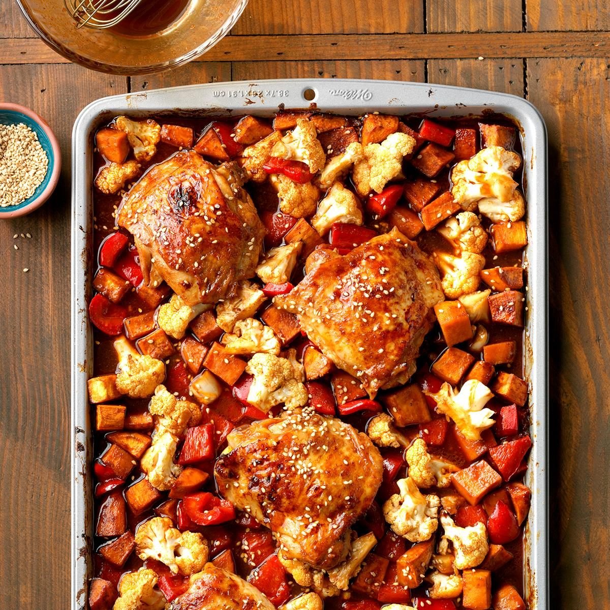 https://www.tasteofhome.com/wp-content/uploads/2018/01/Hoisin-Sriracha-Sheet-Pan-Chicken-_EXPS_THFM18_207752_D09_14_7b-6.jpg