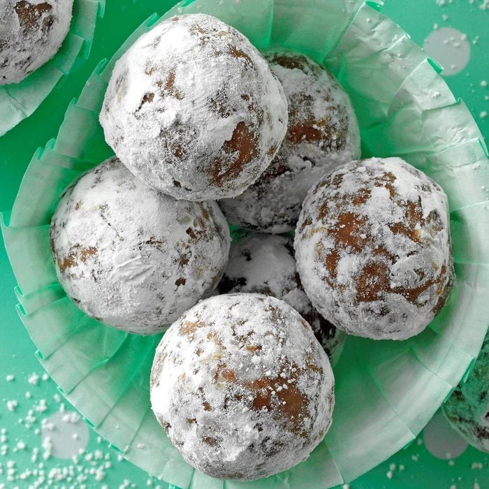 Holiday Rum Balls Exps Hcbz22 137427 Dr 06 02 1b