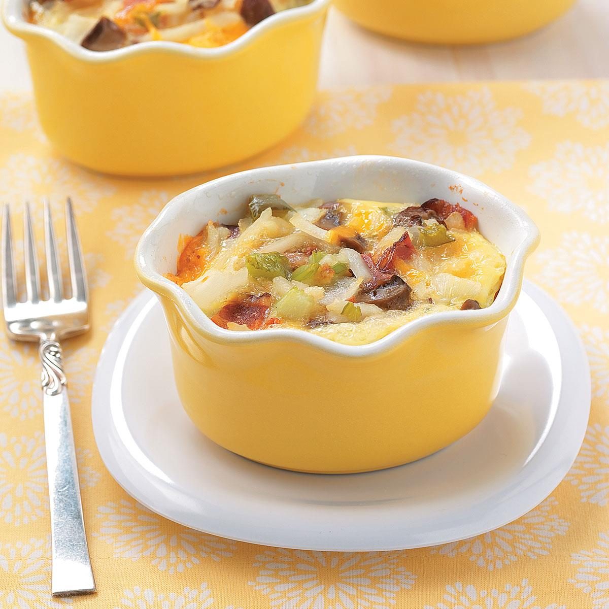 https://www.tasteofhome.com/wp-content/uploads/2018/01/Individual-Brunch-Casseroles_exps7217_BF2043884D07_28_5bC_RMS.jpg