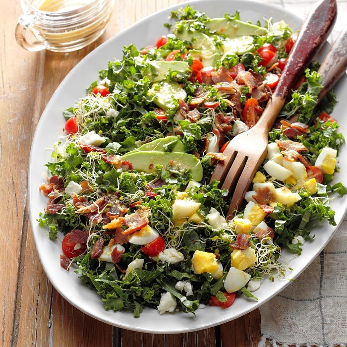 Kale Bacon Salad With Honey Horseradish Vinaigrette Exps Fttmz18 118032 B11 16 2b 7