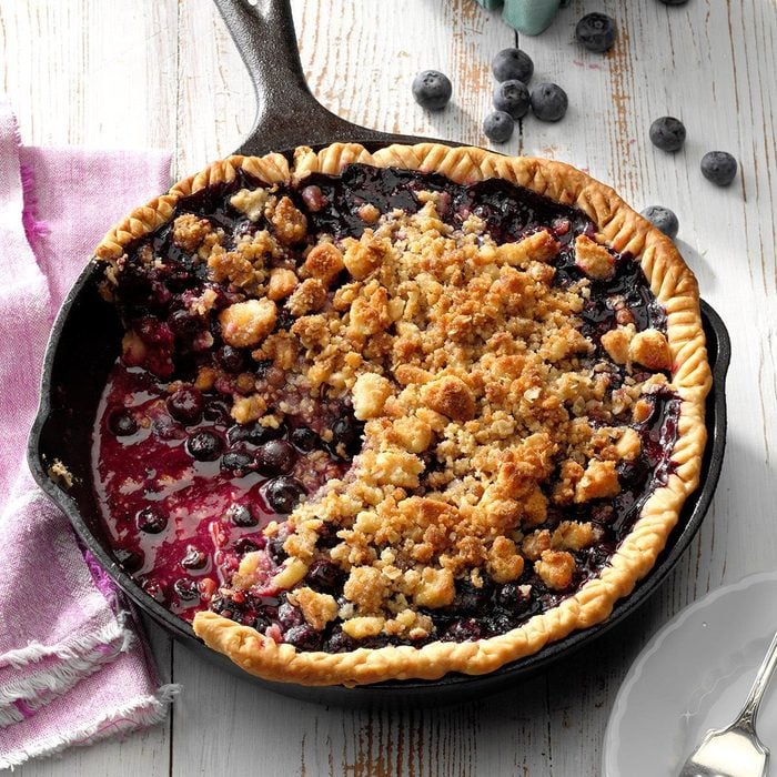 Maine Blueberry Pie With Crumb Topping Exps Ppp19 46683 C04 03 4b 11
