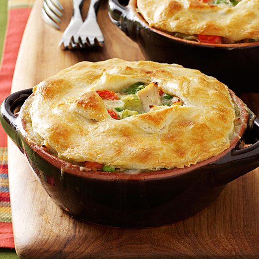 Makeover Chicken Potpies Exps41696 Th2236622a08 03 1bc Rms 7