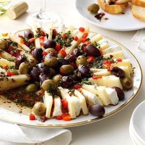 Marinated Olive & Cheese Ring