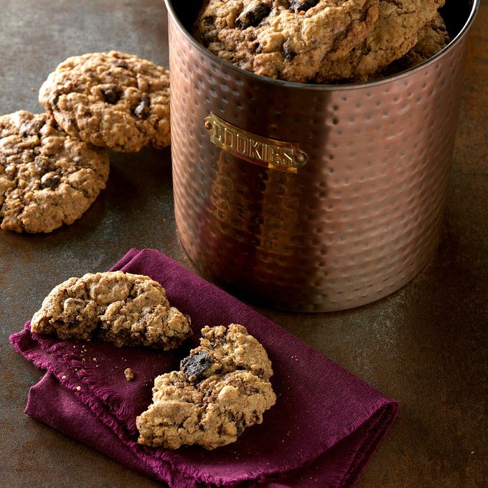 Mexican Chocolate Oatmeal Cookies Exps Thfm18 196930 D09 15 10b 7