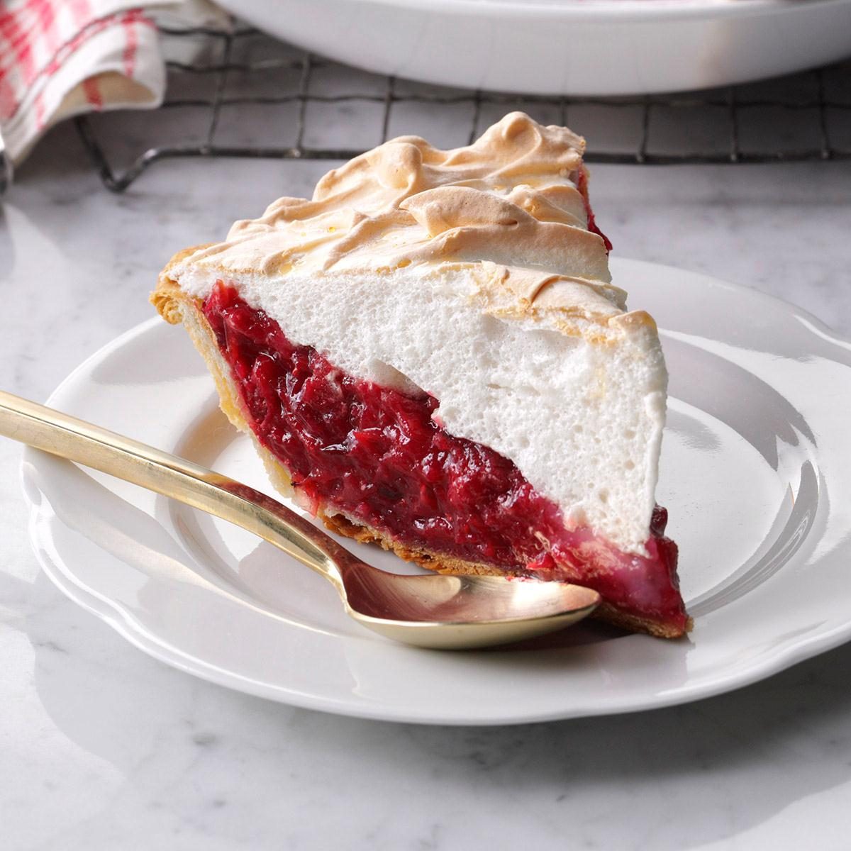 https://www.tasteofhome.com/wp-content/uploads/2018/01/Mile-High-Cranberry-Meringue-Pie_EXPS_THN16_58456_06B_14_4b-1.jpg