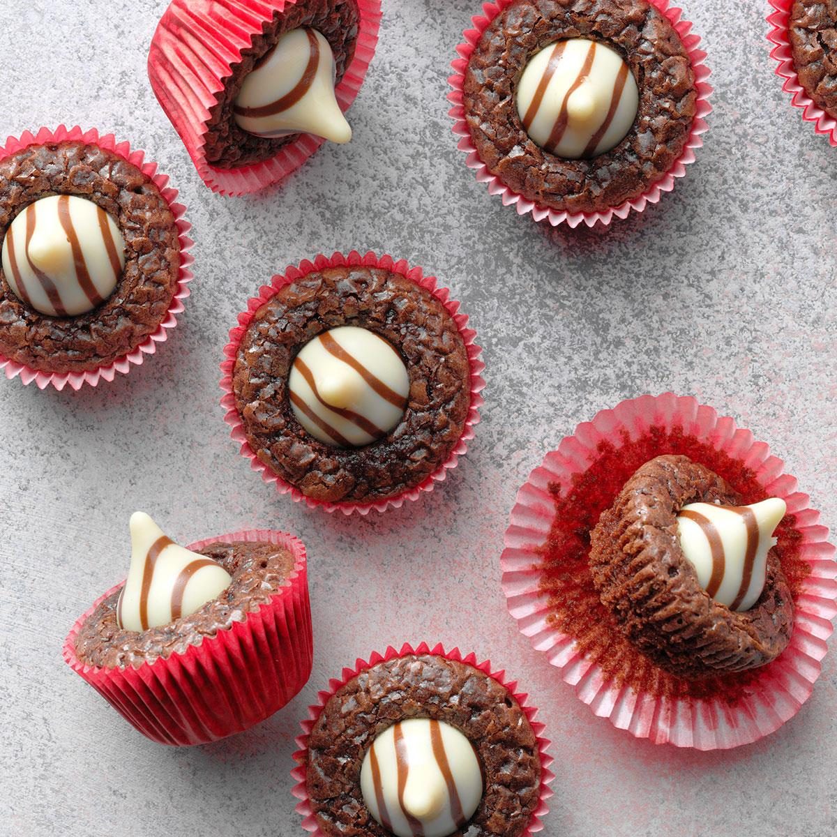 Tasty - 😋 A Baker's Edge brownie pan because everyone