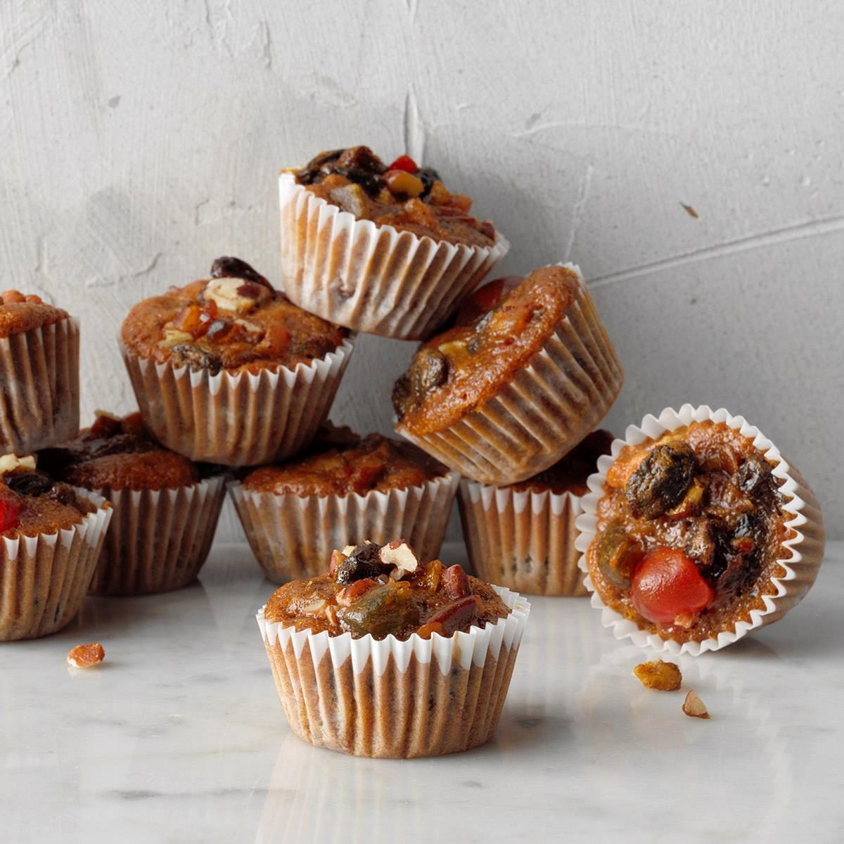 https://www.tasteofhome.com/wp-content/uploads/2018/01/Miniature-Christmas-Fruitcakes_EXPS_HBMZ19_2527_E06_21_6b-10.jpg