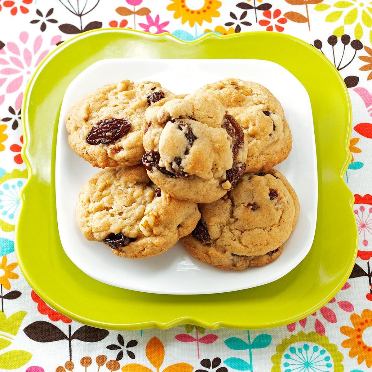 Mom's Soft Raisin Cookies