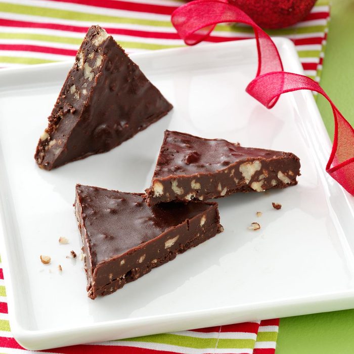 No-Bake Chocolate Cookie Triangles