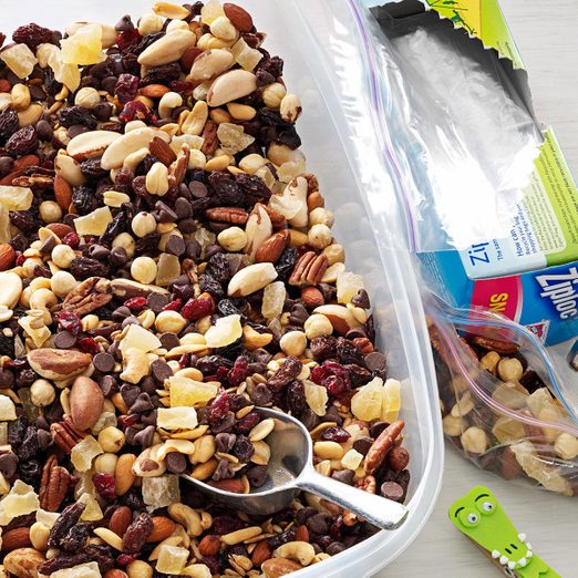 Nutty Berry Trail Mix Exps56502 Th2379800c04 27 3bc Rms 8