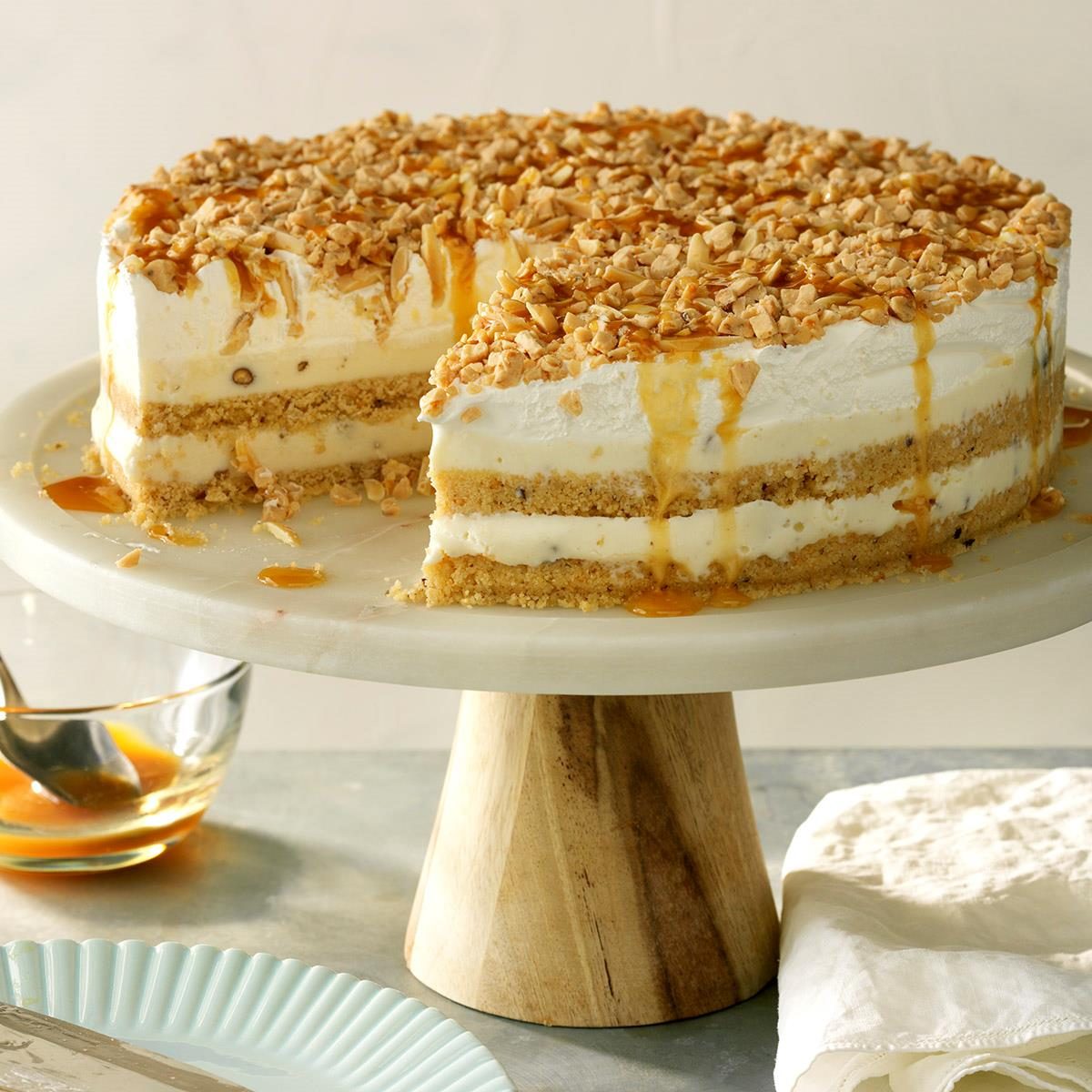 https://www.tasteofhome.com/wp-content/uploads/2018/01/Nutty-Caramel-Ice-Cream-Cake_EXPS_BDSMZ17_126003_D03_03_5b-1.jpg