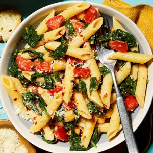 Pasta and Veggies in Garlic Sauce