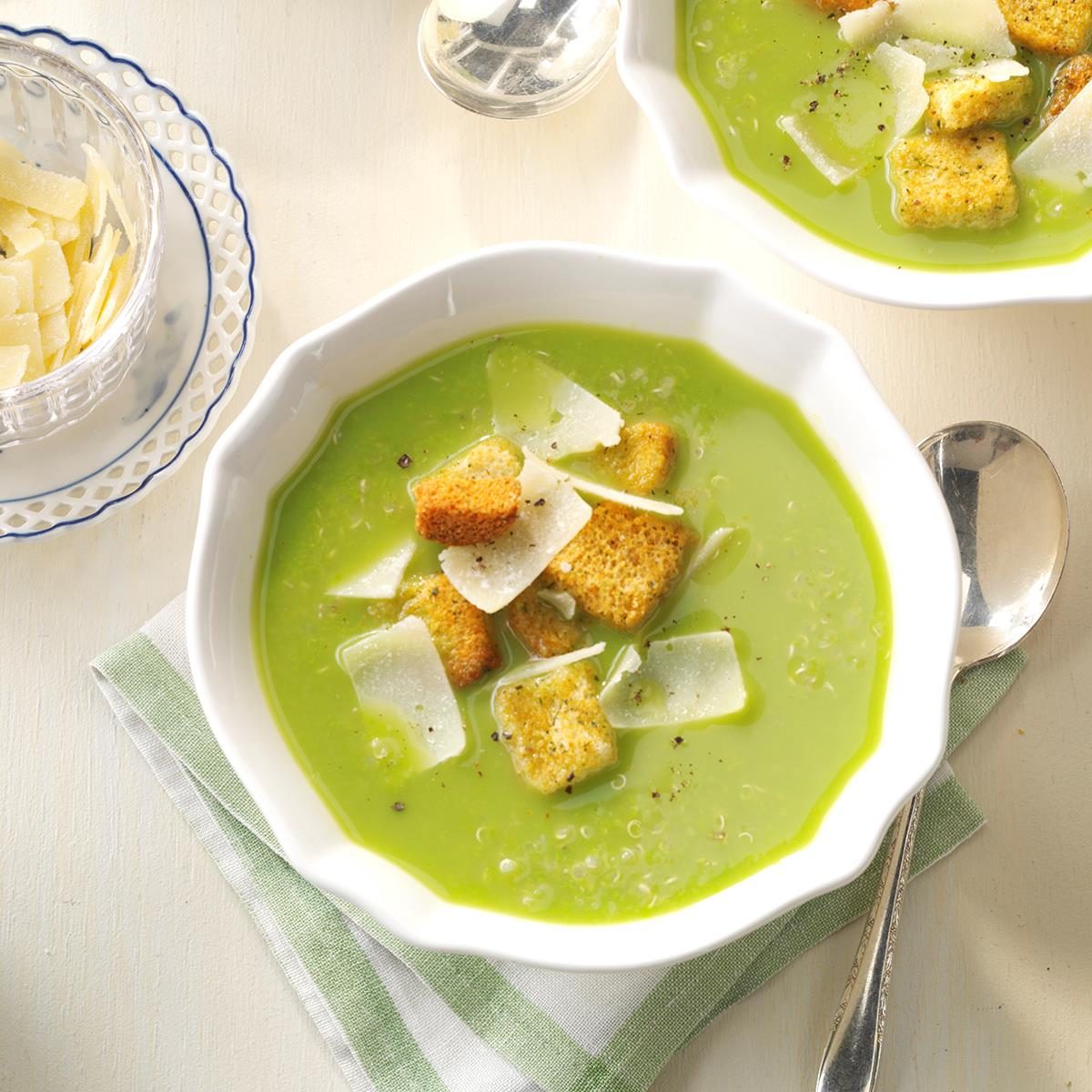 https://www.tasteofhome.com/wp-content/uploads/2018/01/Pea-Soup-with-Quinoa_EXPS_CWAM17_23903_C12_14_6b-1.jpg