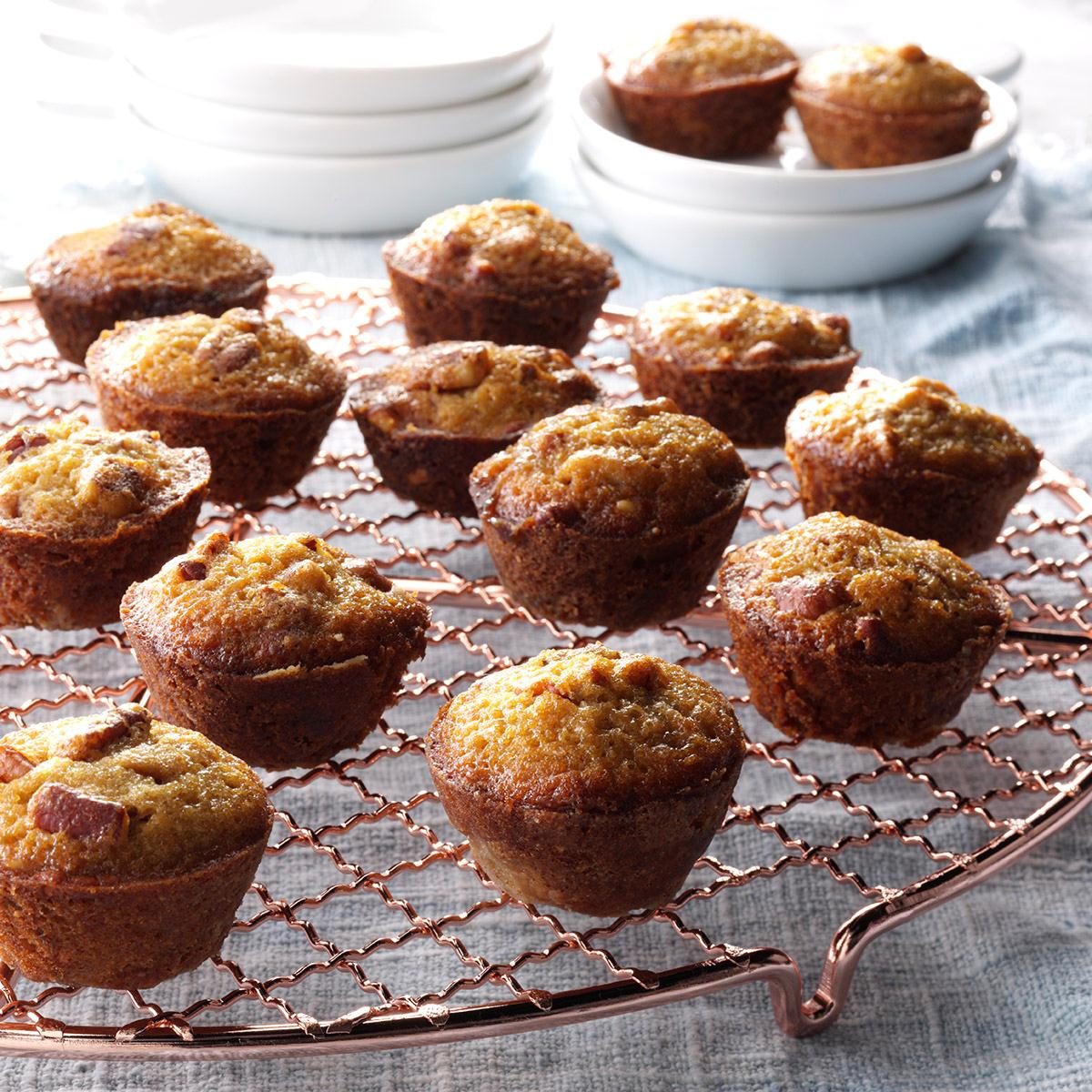 https://www.tasteofhome.com/wp-content/uploads/2018/01/Pecan-Pie-Mini-Muffins_EXPS_BBBZ16_7644_07A_08_4b-4.jpg