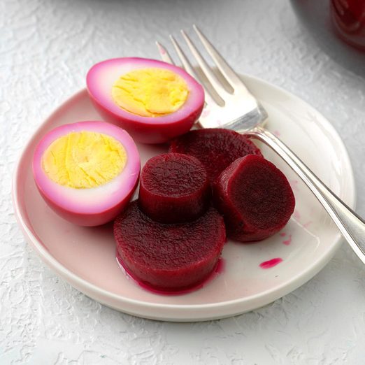Pickled Eggs With Beets Exps Dai19 43846 B02 13 1b 11