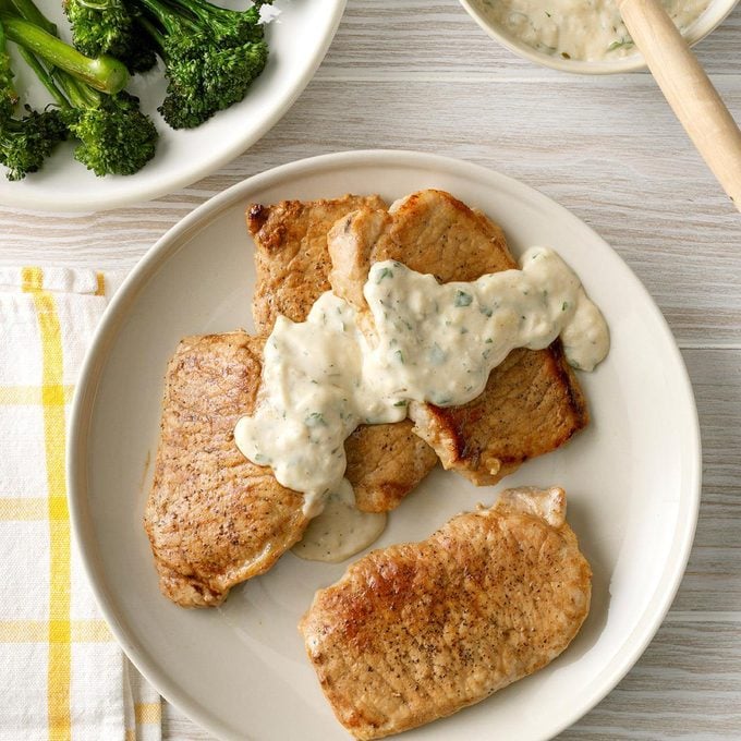 Pork Chops With Parmesan Sauce Exps Sdam19 47698 C12 12 6b 10