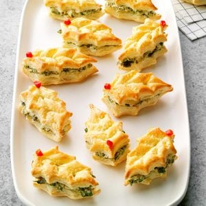 Puff Pastry Holly Leaves