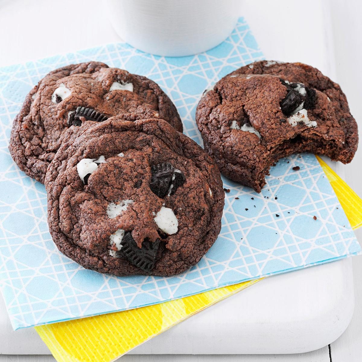Quadruple Chocolate Chunk Cookies Exps165015 Sd2847494b02 12 4bc Rms 2