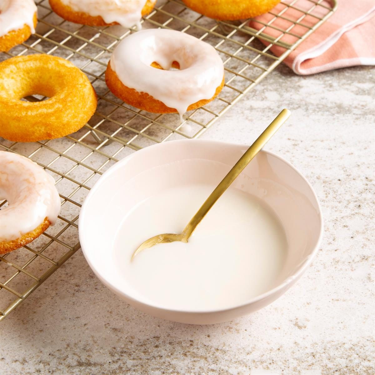 Quick Vanilla Glaze Recipe: How to Make It