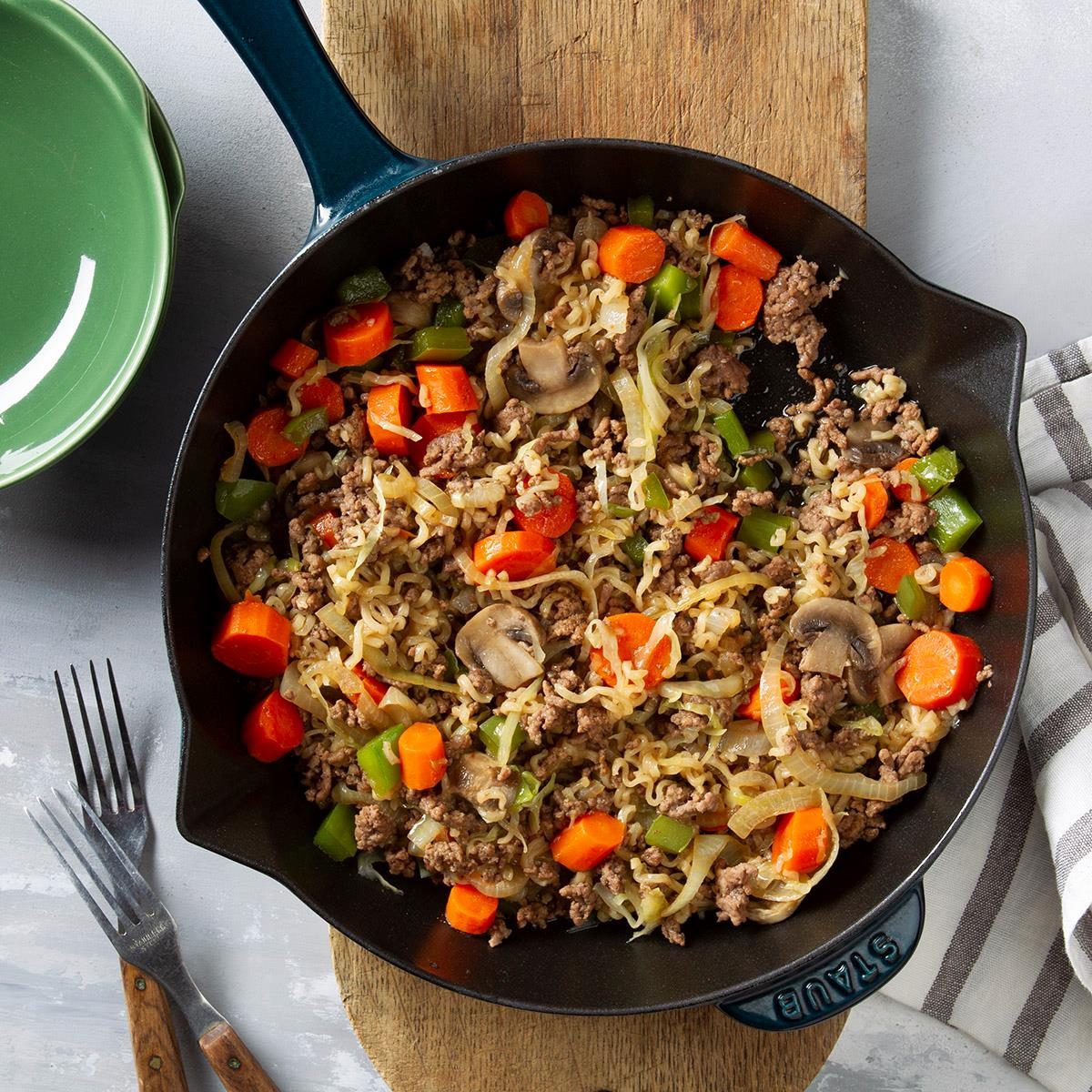 Ramen Vegetable Beef Skillet Exps Ft20 41957 F 0130 1 5