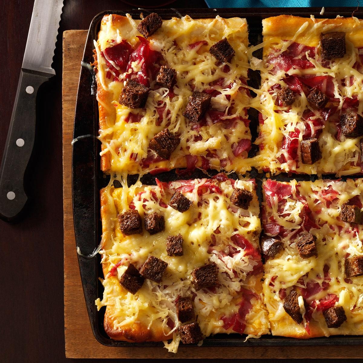 Reuben Style Pizza Exps63279 Th143190c09 27 2bc Rms 2
