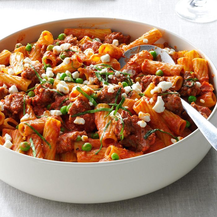 Rigatoni With Sausage Peas Exps206290  Sd143206b04 03 4b 13