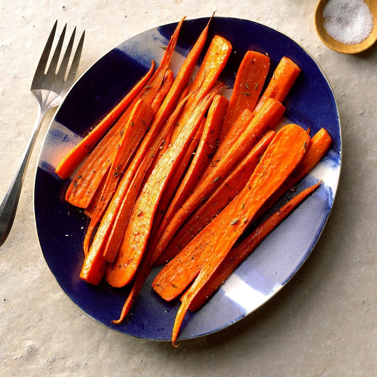 Roasted Carrots with Thyme EXPS SSCBZ18 178887 B08 30 1b 1
