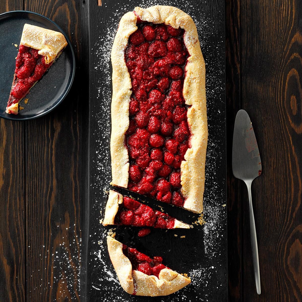 Rustic Chocolate Raspberry Tart Exps Thfm19 105806 E09 27 10b 12