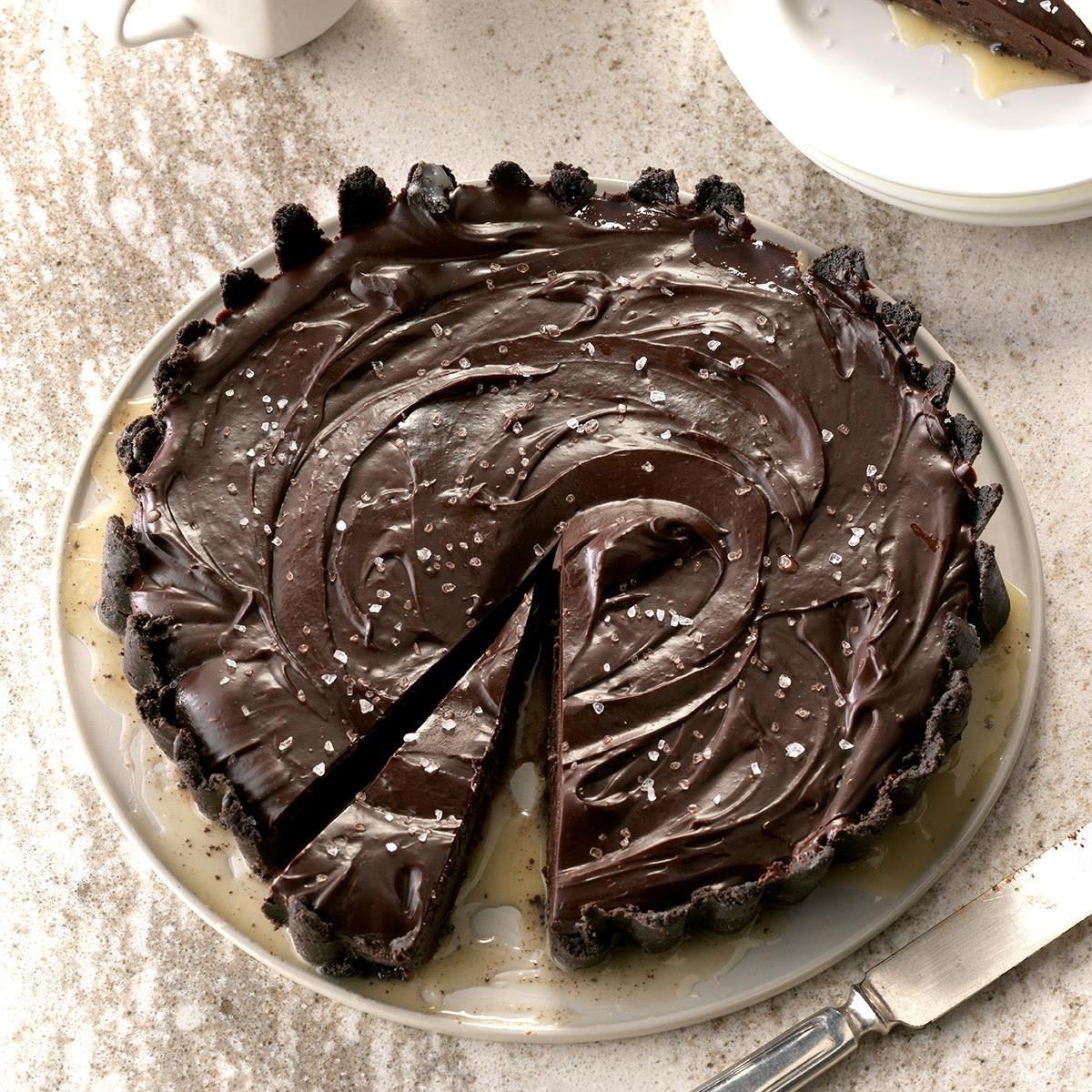 https://www.tasteofhome.com/wp-content/uploads/2018/01/Salted-Dark-Chocolate-Tart_EXPS_THCA19_137638_C08_22_5b-1.jpg